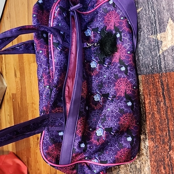 Vamparina roll on kids luggage. - Picture 3 of 11